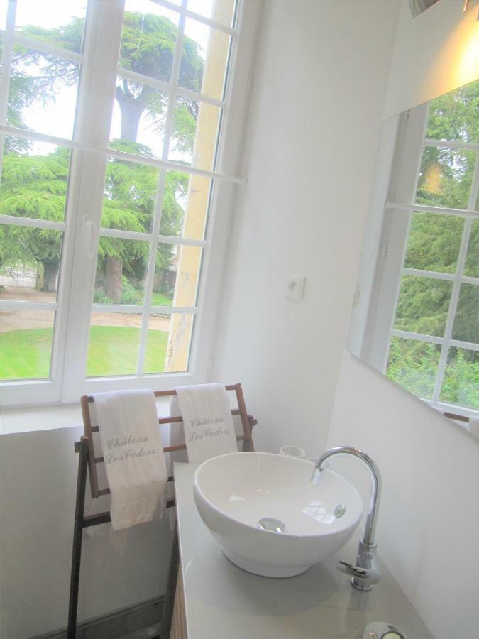 Bed & Breakfast Chateau Les Cedres Bretteville-l'Orgueilleuse Exterior foto